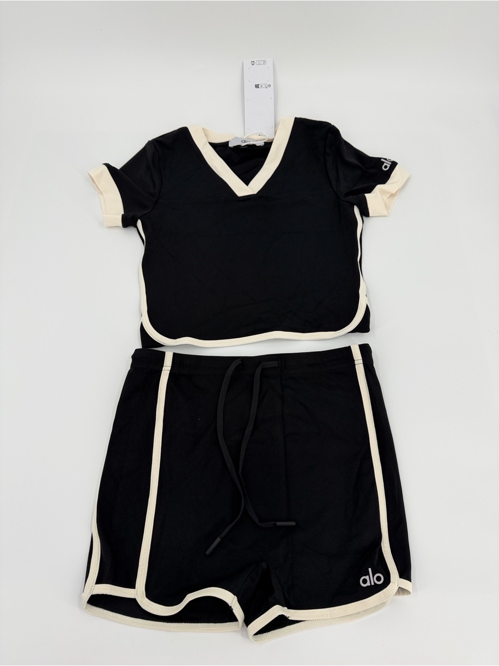 ALO Yoga Black Active Two-Piece Set with Cream Trim Yoga